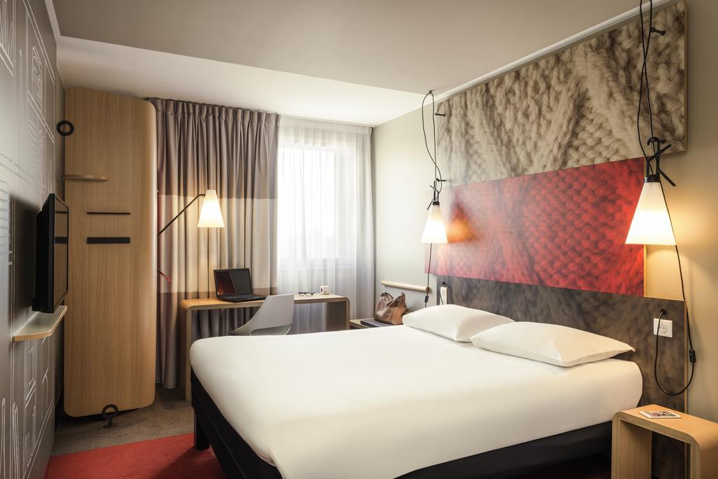 Ibis Paris Gare Montparnasse 15Eme Hotel Exterior photo